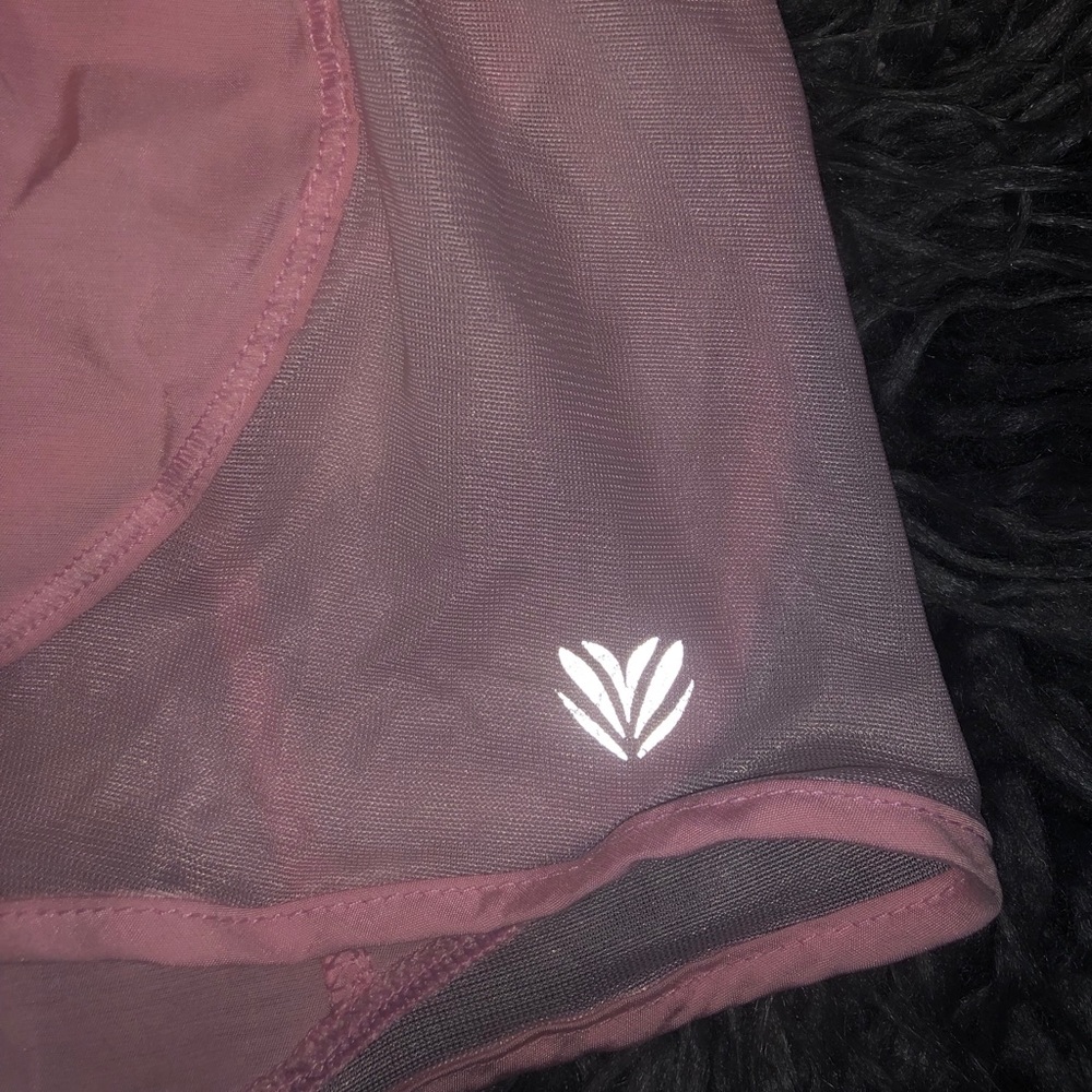 Pink running shorts - Picture 3 of 3